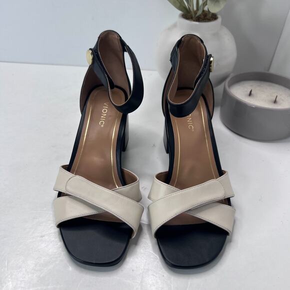 Vionic Salinas Supportive Orthotic Heeled Sandals Black Cream Women 7 Tried On - Picture 7 of 10